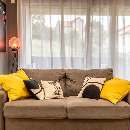 F3 Neuf Et Equipe Avec Balcon 