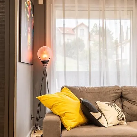 F3 Neuf Et Equipe Avec Balcon 