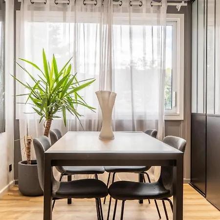 F3 Neuf Et Equipe Avec Balcon 