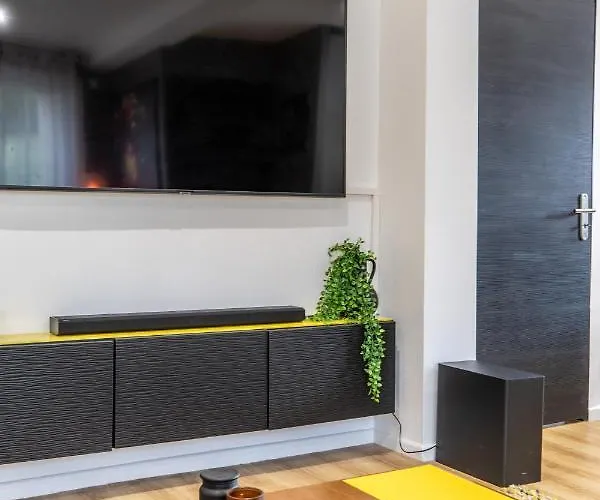 F3 Neuf Et Equipe Avec Balcon 